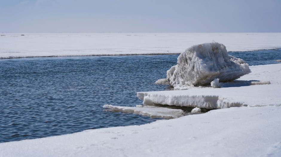 由于青海湖主体已开始融化,预估此次天气过程对青海湖融化进程影响较