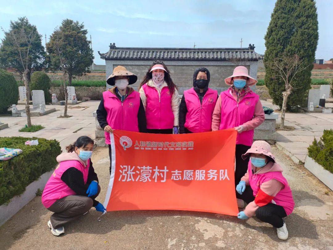 鲜花祭祀今年清明,各村及花店共准备鲜花18万余枝,此外也有部分鲜花由
