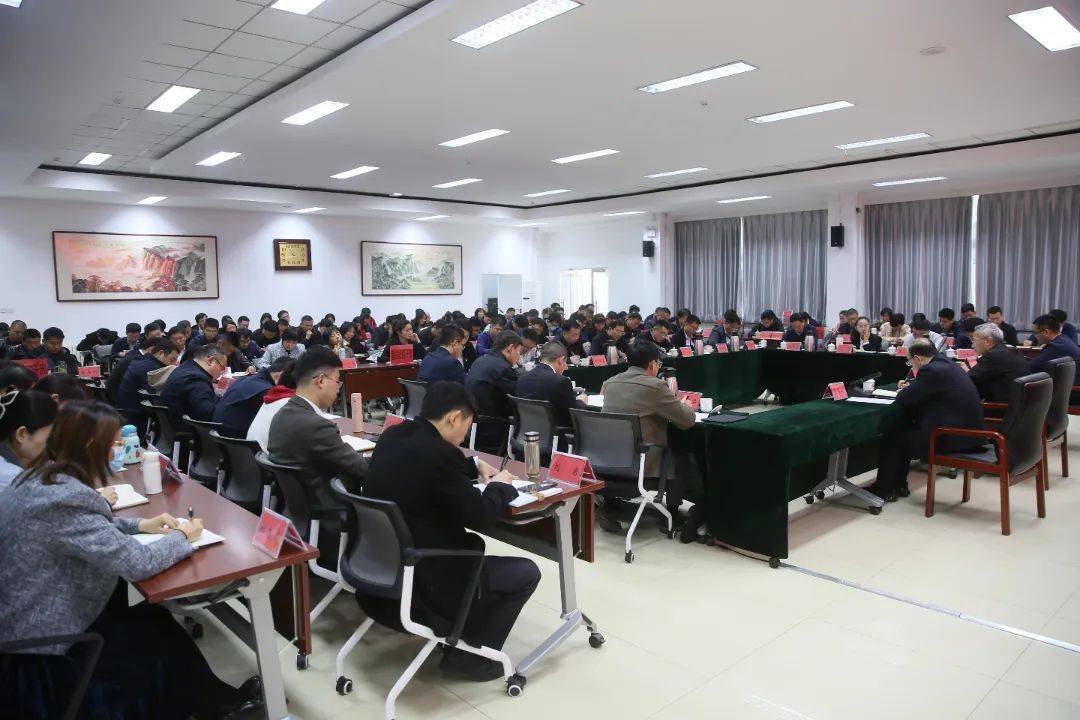 平谷区召开中青年干部交流座谈会