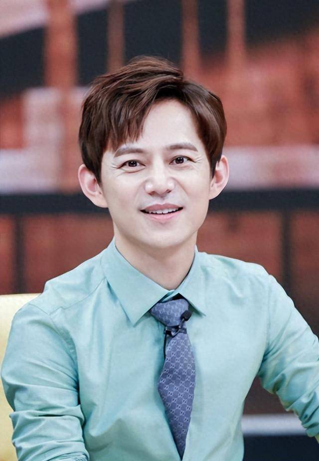 一场生日娱乐圈的人走茶凉在何炅身上体现得淋漓尽致