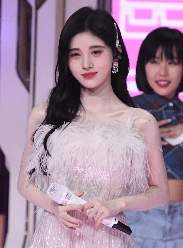 鞠婧祎仿妆教程全脸倒三角画法素人上镜小心机