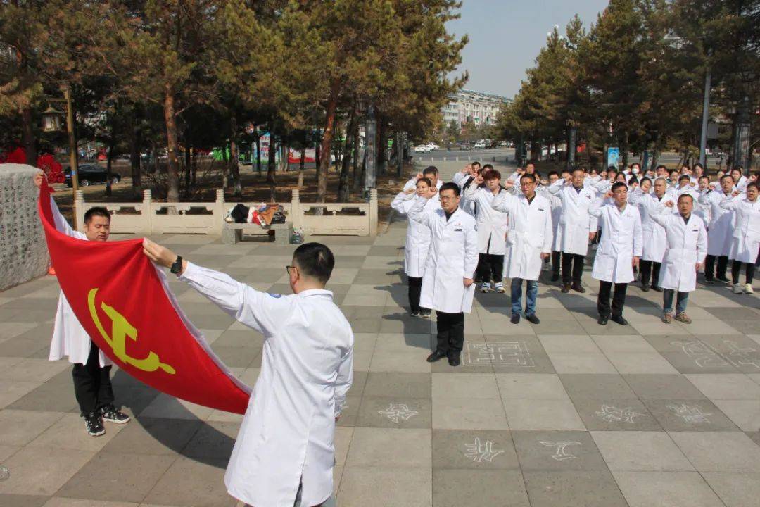 祭奠完毕,所有党员,积极分子来到敦化处理日本遗弃化学武器工作展览馆