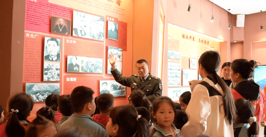 传统节日春草年年绿一岁一清明