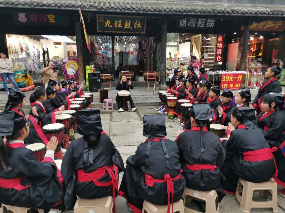 沿途餐饮点,四星级农家乐:绿色港湾大酒店,八里河丽水渔村,管仲老街