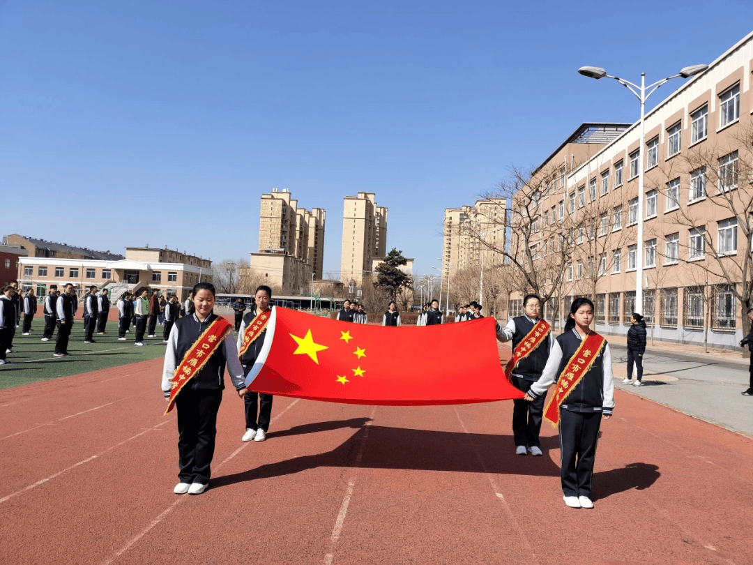 鲅鱼圈区礼德小学开展"缅怀革命先烈 继承光荣传统"主题手抄报绘制