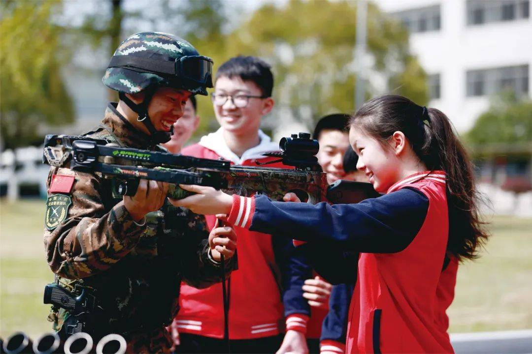 武警部队召开基层文化工作会议