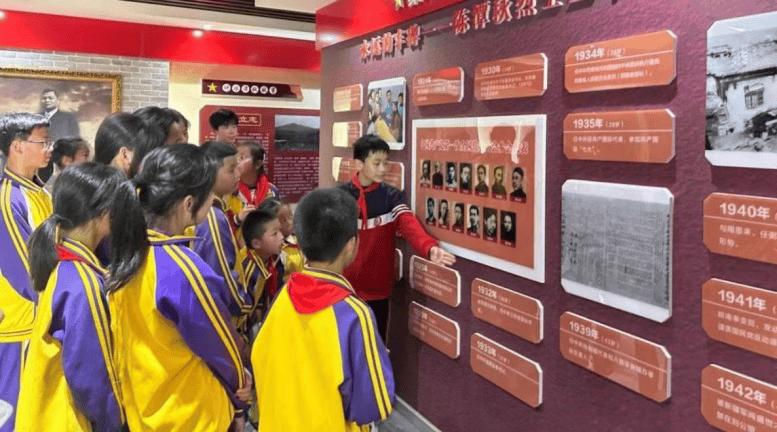黄州区中小学多形式开展清明祭英烈活动