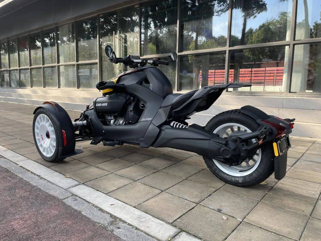 2022年庞巴迪蝎子 can-am ryker rally 900 红黄配色 仅一台