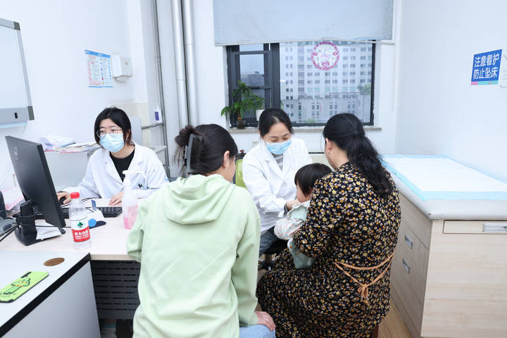 永远的丰碑浙江省儿科奠基人厉矞华先生铜像在浙大儿院湖滨院区正式