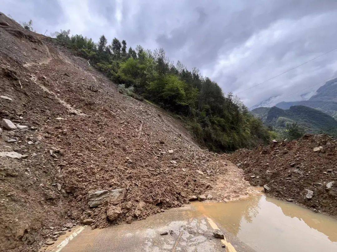 交通路况省道s201城巫路k135200小地名蓼子乡乌崖溪处断道请绕行