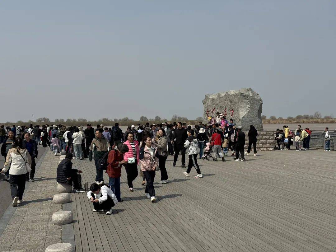 清明踏青正当时黄河口生态旅游区游客纷至沓来人气爆满
