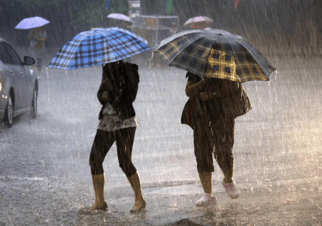 大雨倾盆 唯美图片