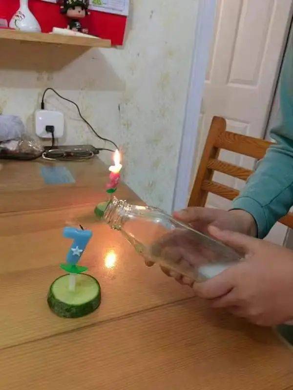 五三61科学实验小小科学家智启龙腾年家庭科技小课堂之哪来的灭火气