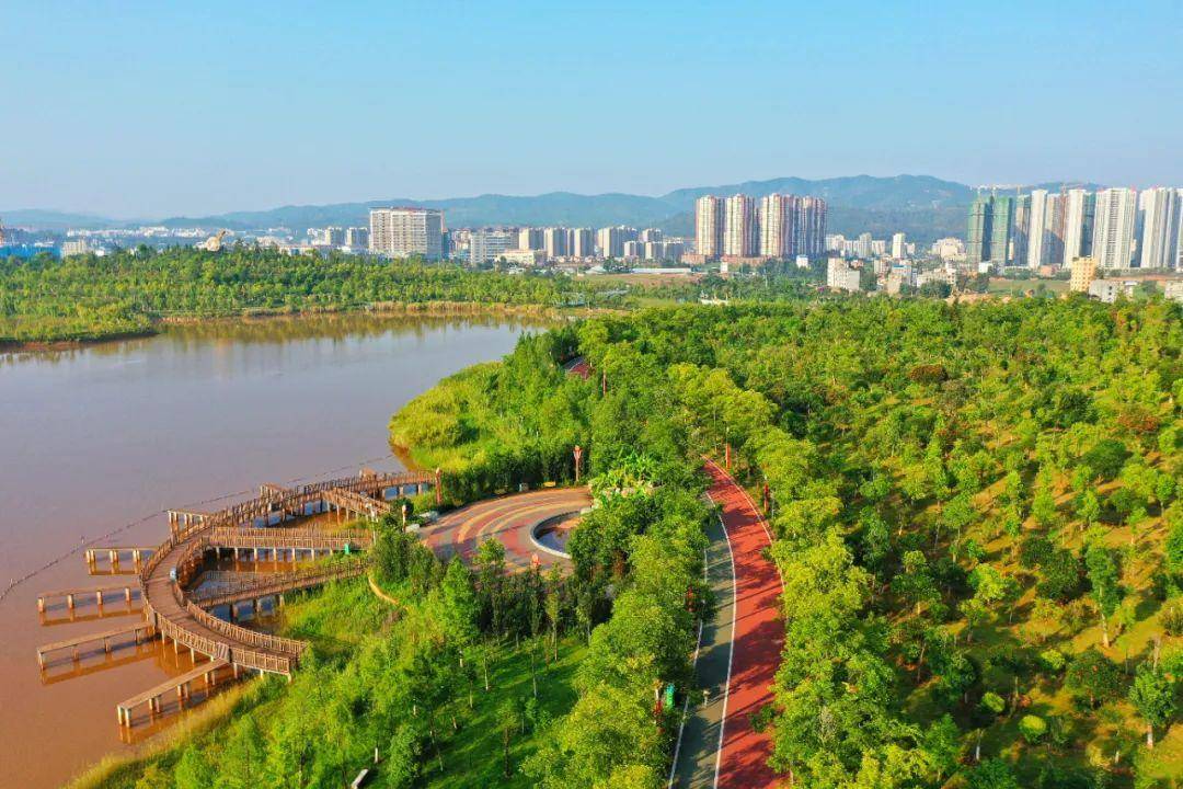 "走,到彝海公园跑步去""走,到青龙河边走一圈""走,去桃源湖跳广场舞".