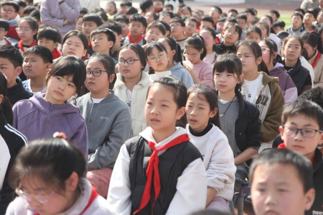 武陟县育才学校开展法治进校园活动