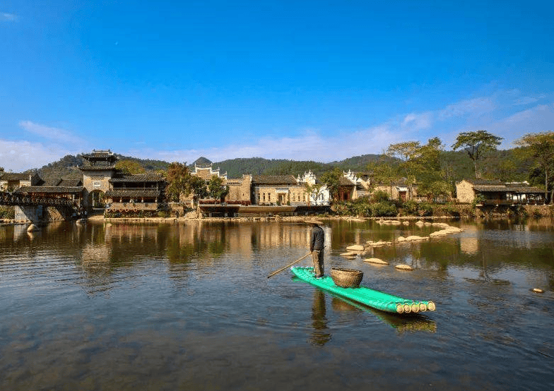 东漓古村(别名漓水人家),位于桂林市灵川县大圩镇潮田河畔,这里既是一