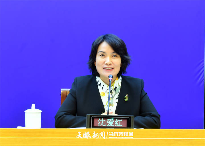 黔西南州政府副州长沈爱红介绍说,黔西南州在气候,康养,人文等方面