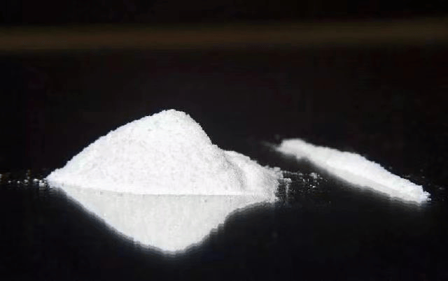 人与丧尸的距离甲卡西酮