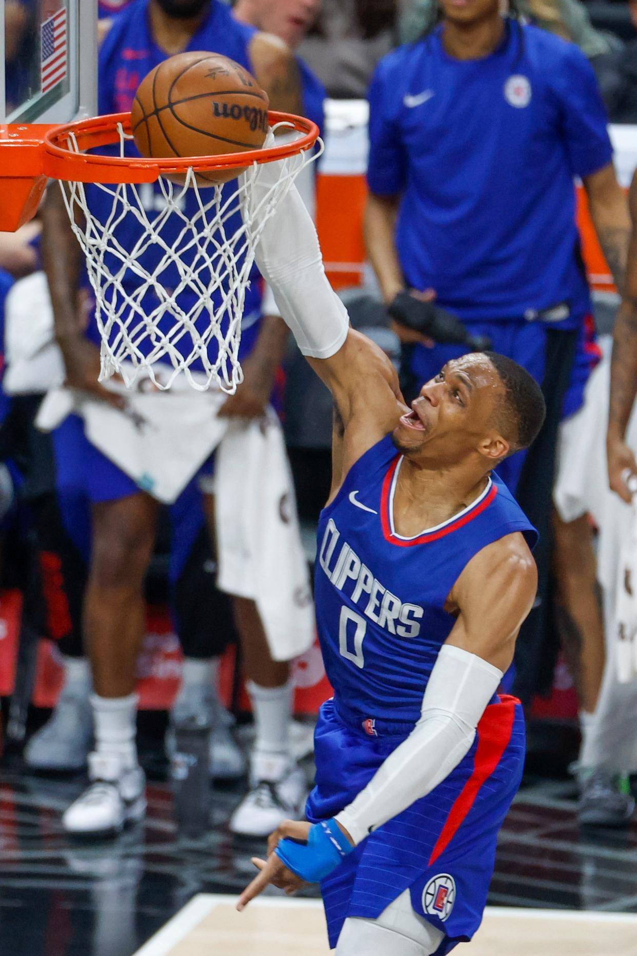 (体育)篮球——nba常规赛:快船胜爵士