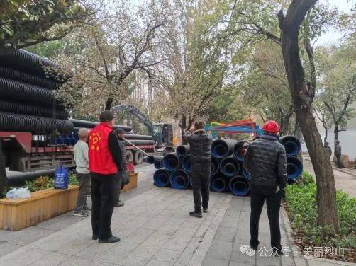 杨庄街道落实党员三报到赋能社区微治理