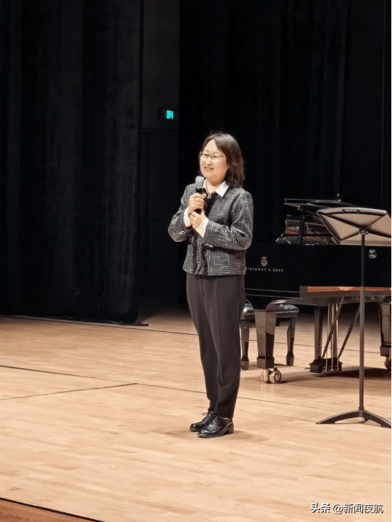 《阿玛丽莉》男高音孙晨宇演唱《叫我如何不想他》男中音张津赫演唱