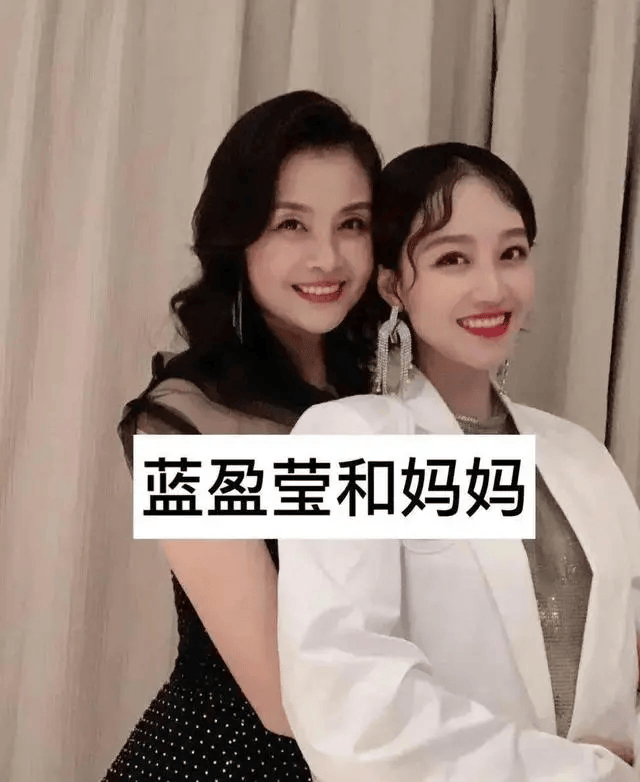 看了女明星的"妈妈",我终于知道她们为什么这么美了!_五官_面部_发型