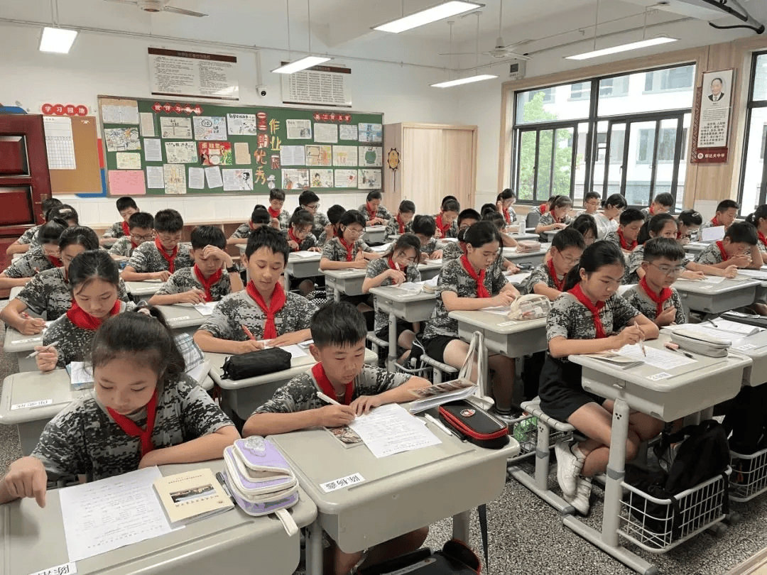 少年强则国防强 国防教育伴成长