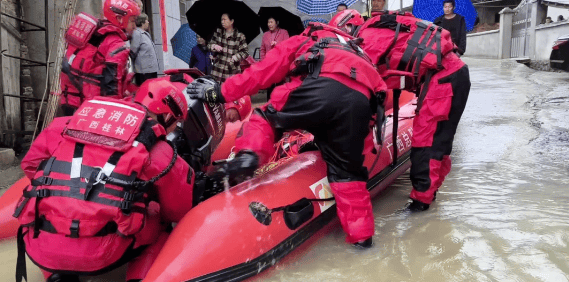 广西出现今年首场超警洪水桂林18人被洪水围困三月三假期期间天气如何