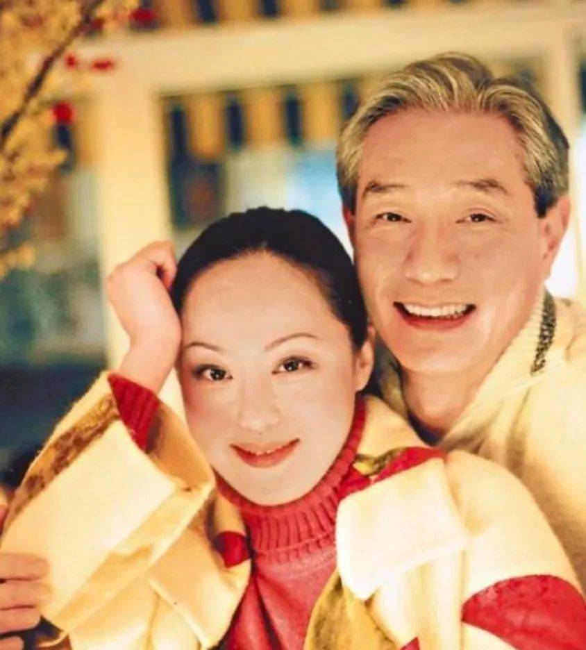 还记得章小蕙的儿子吗,成年后与母亲几乎无互动?_钟镇涛_女儿_钟嘉浚