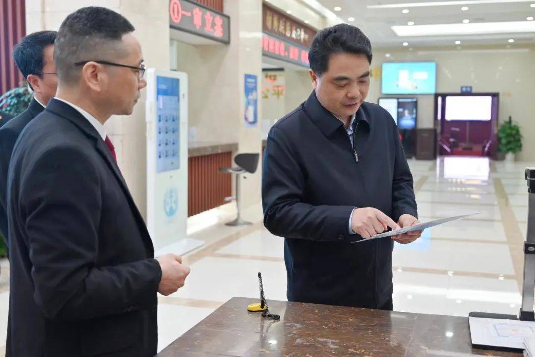 魏晓奎深入政法系统调研