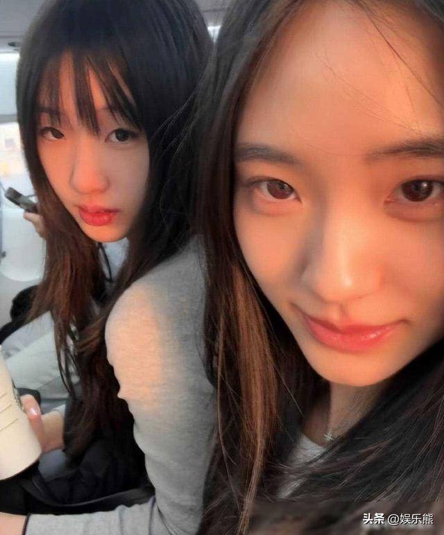 小s俩女儿近照曝光,许曦文许韶恩同框出现,颜值气质不输妈妈_故事