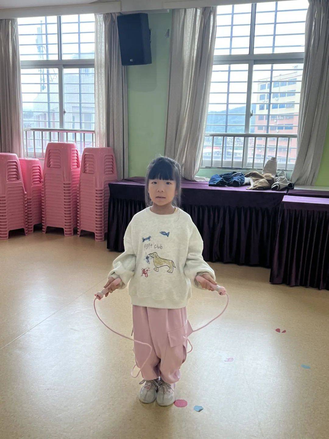 年段风采神气十足跃动精彩马甲意绥中心幼儿园大段跳绳比赛活动