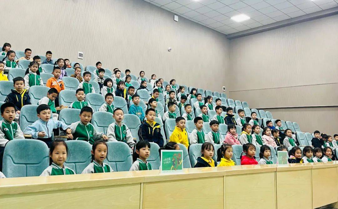 南校区从轻出发拥抱零废美好生活垃圾分类校园宣讲活动