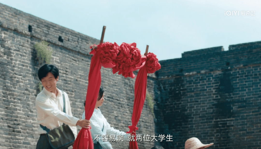 全网骂烂丑上热搜40岁演高中生逆天