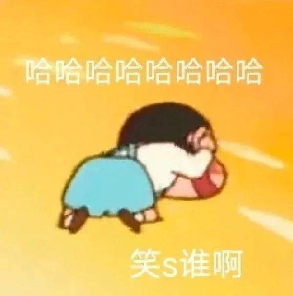 男子不穿裤子小区遛狗监控还原真实一幕邻居穿马赛克就出门啦哈哈