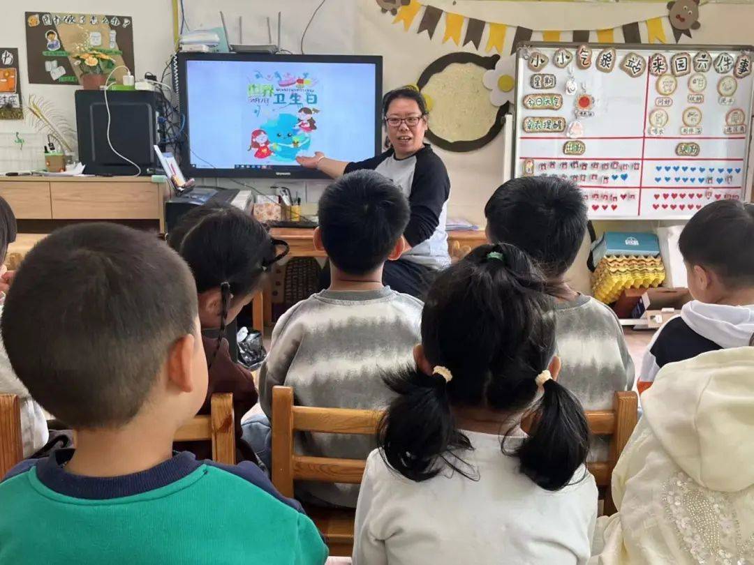 宣传卫生知识,增强幼儿的健康意识,同时让卫生健康的理念潜移默化地