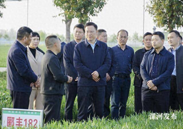 漯河市委秦保强在调研"三农"工作时强调:突出产业 创造特色 全面推进
