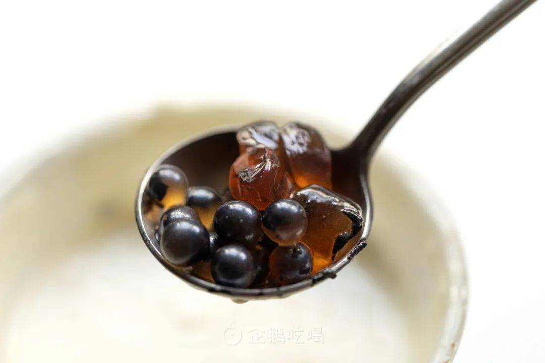 《4月好喝奶茶报告!》_草莓_豆香_茉莉