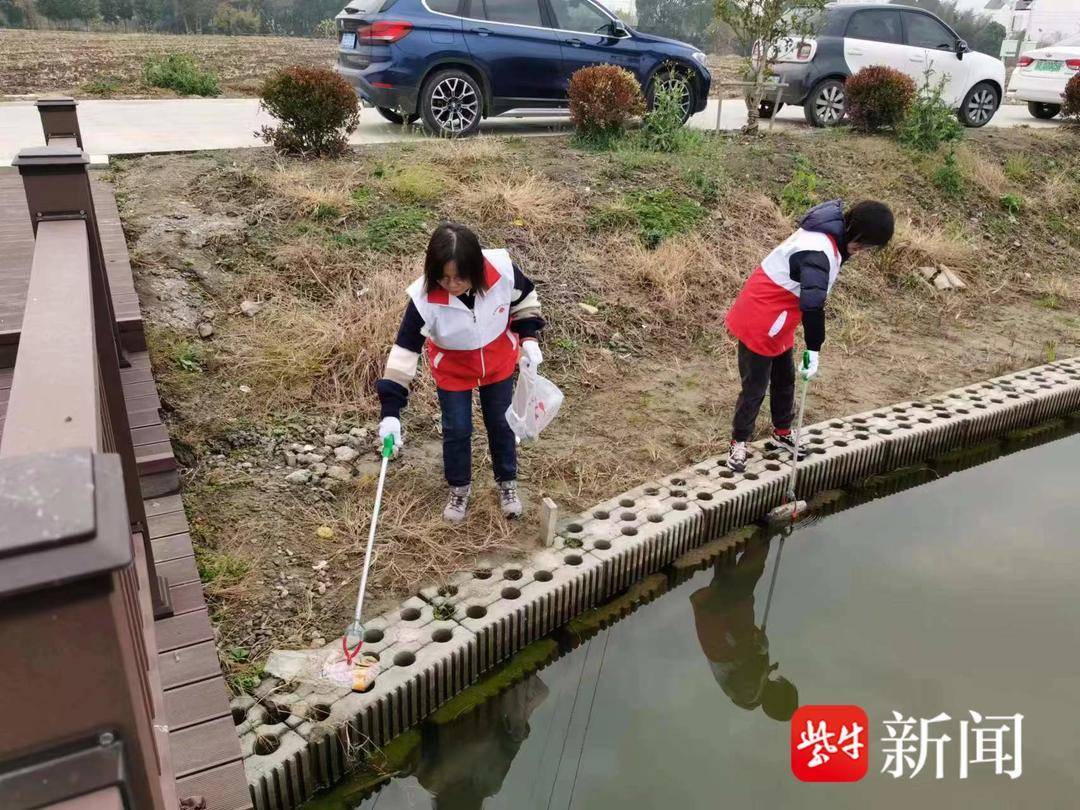 擦亮面子做实里子常熟市支塘镇窑镇村开展村庄清洁活动
