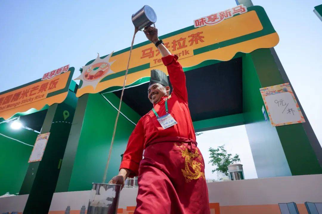 东盟风情席卷东区龙湖金融岛上演新马美食盛宴