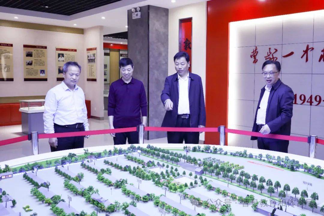 曹县教育和体育局党委书记,局长袁永立到曹县教学研究室,曹县一中