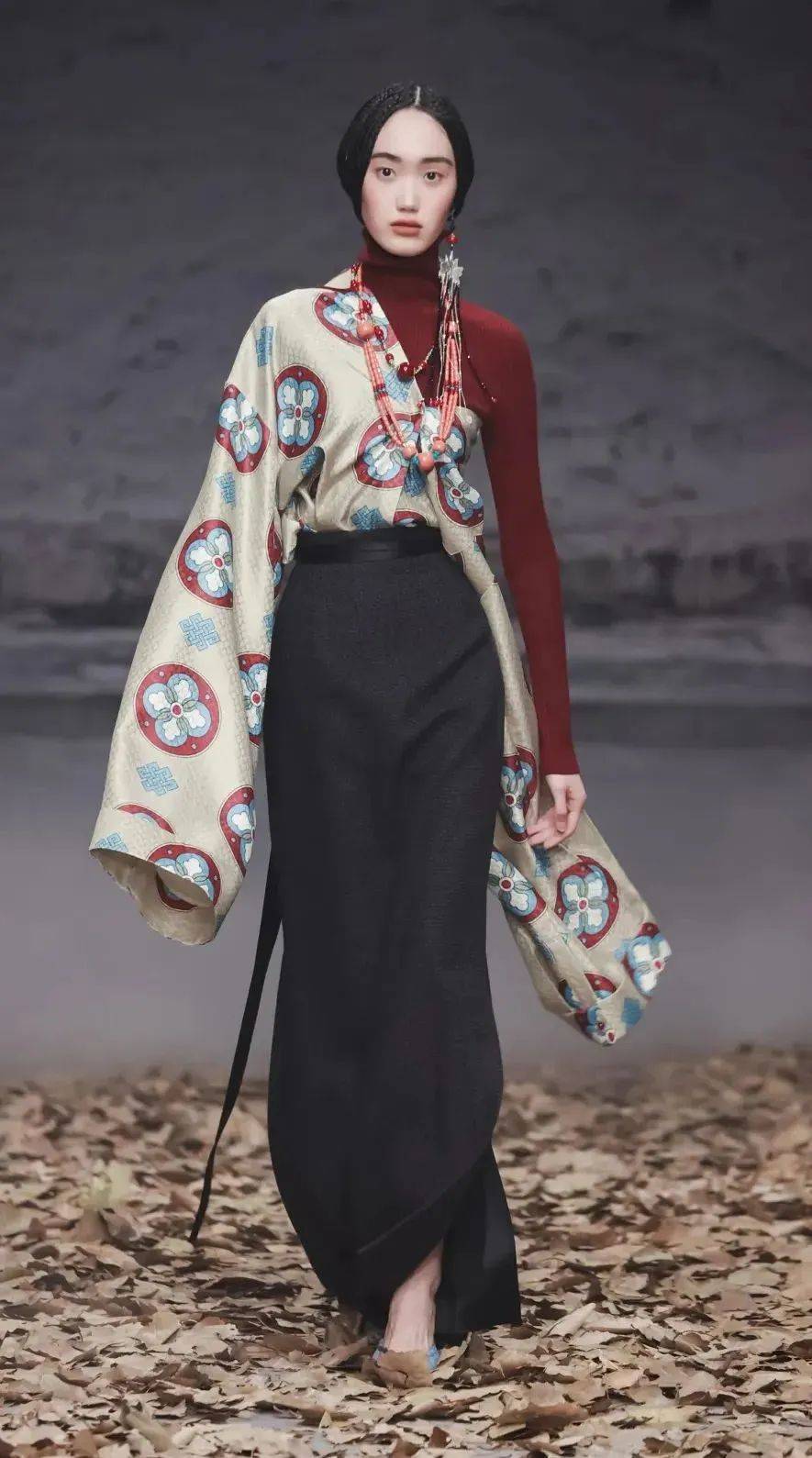 中国国际时装周上看起来有衣张力的服装长什么模样