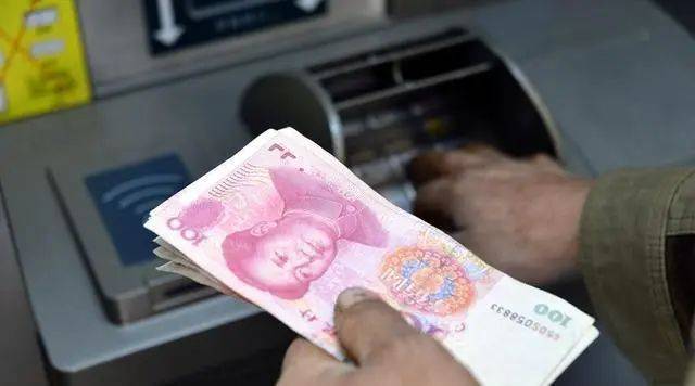 存折、存单、银行卡有什么区别?哪种存款更安全?答案在这里→_储蓄_去银行_进行