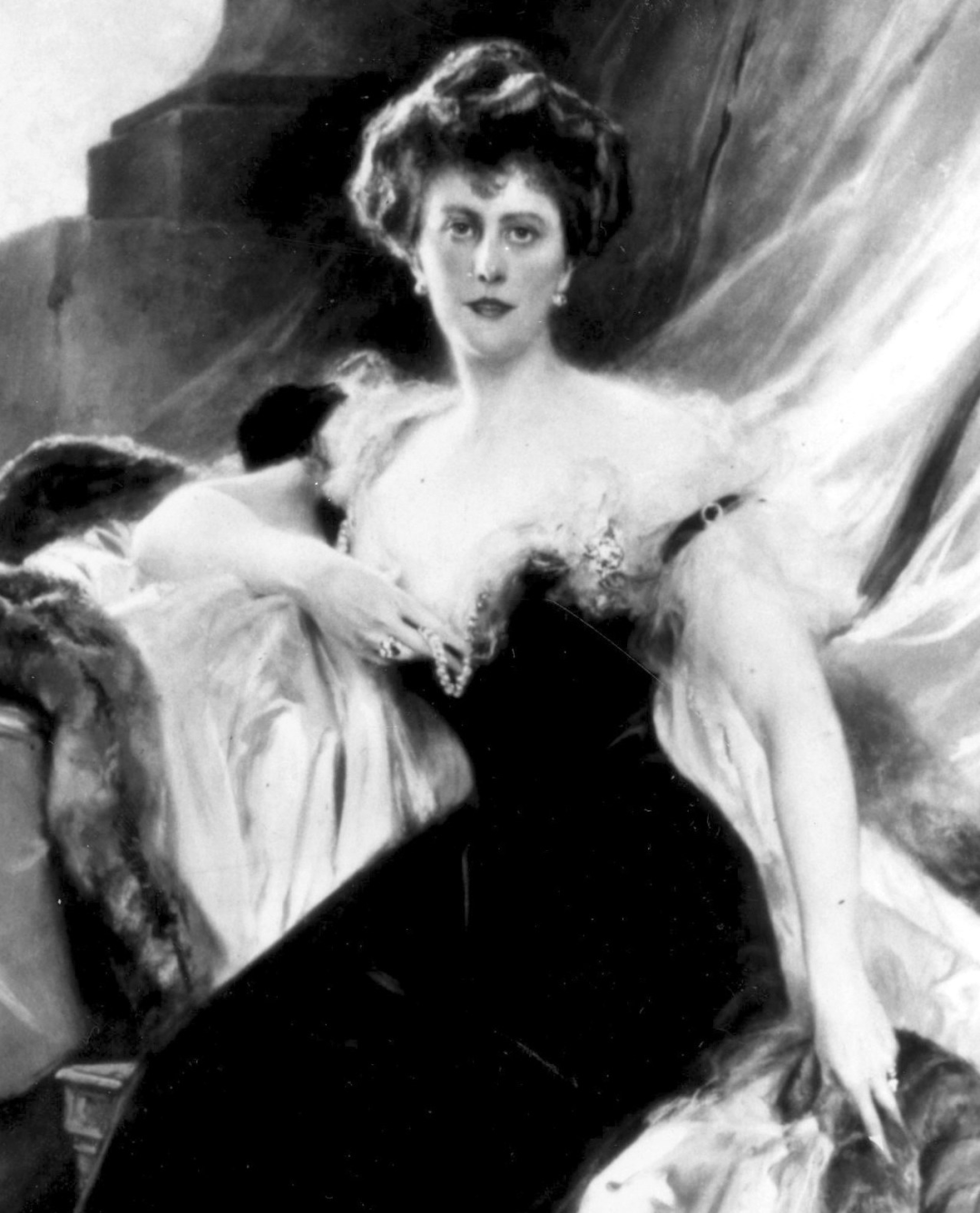 想象一下,在两人共同好友露西娅·圣克鲁斯组的局上,她张嘴就对王储说