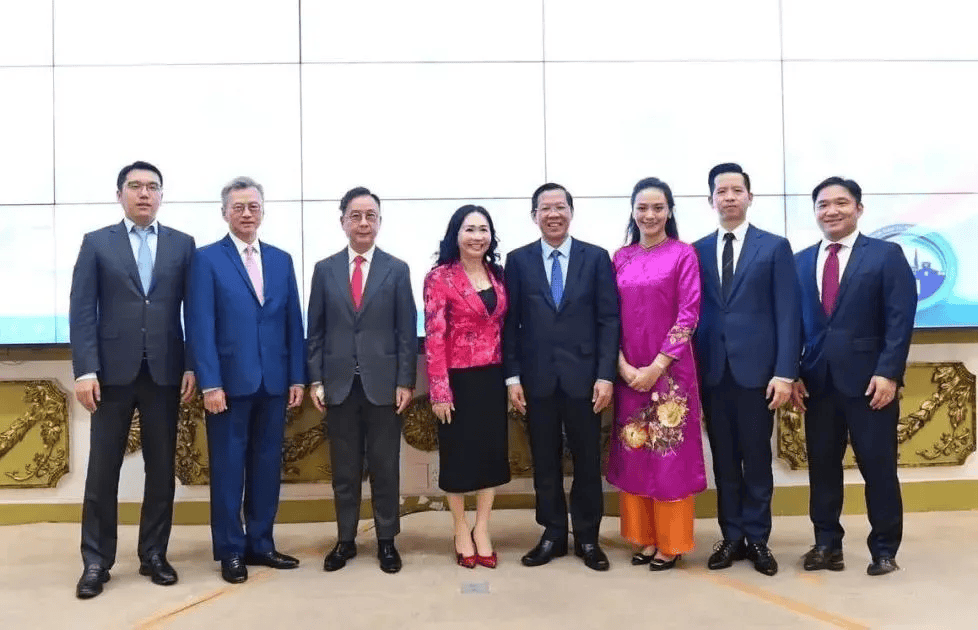 投资事宜利福国际等其他买家亦寻求对张美兰相关资产洽购值得一提的是