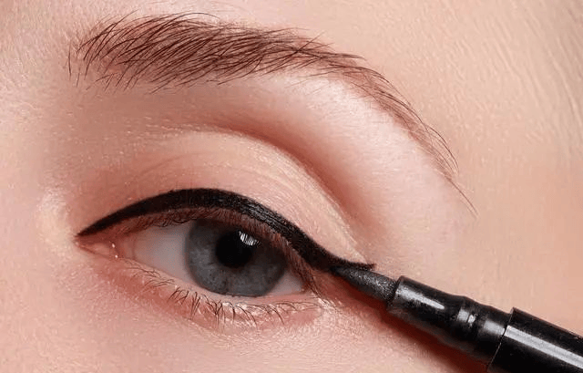 画眼线不难掌握这两点你也能秒变眼线达人