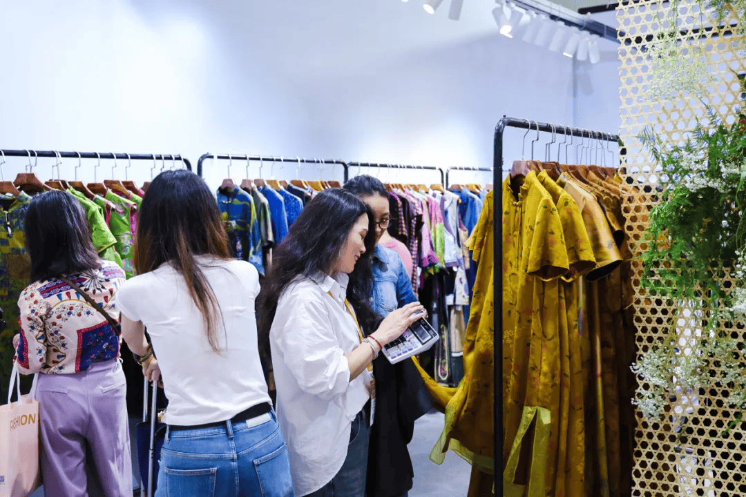 头条迈向新纪元fashionsource深圳原创时装周pv深圳展圆满收官