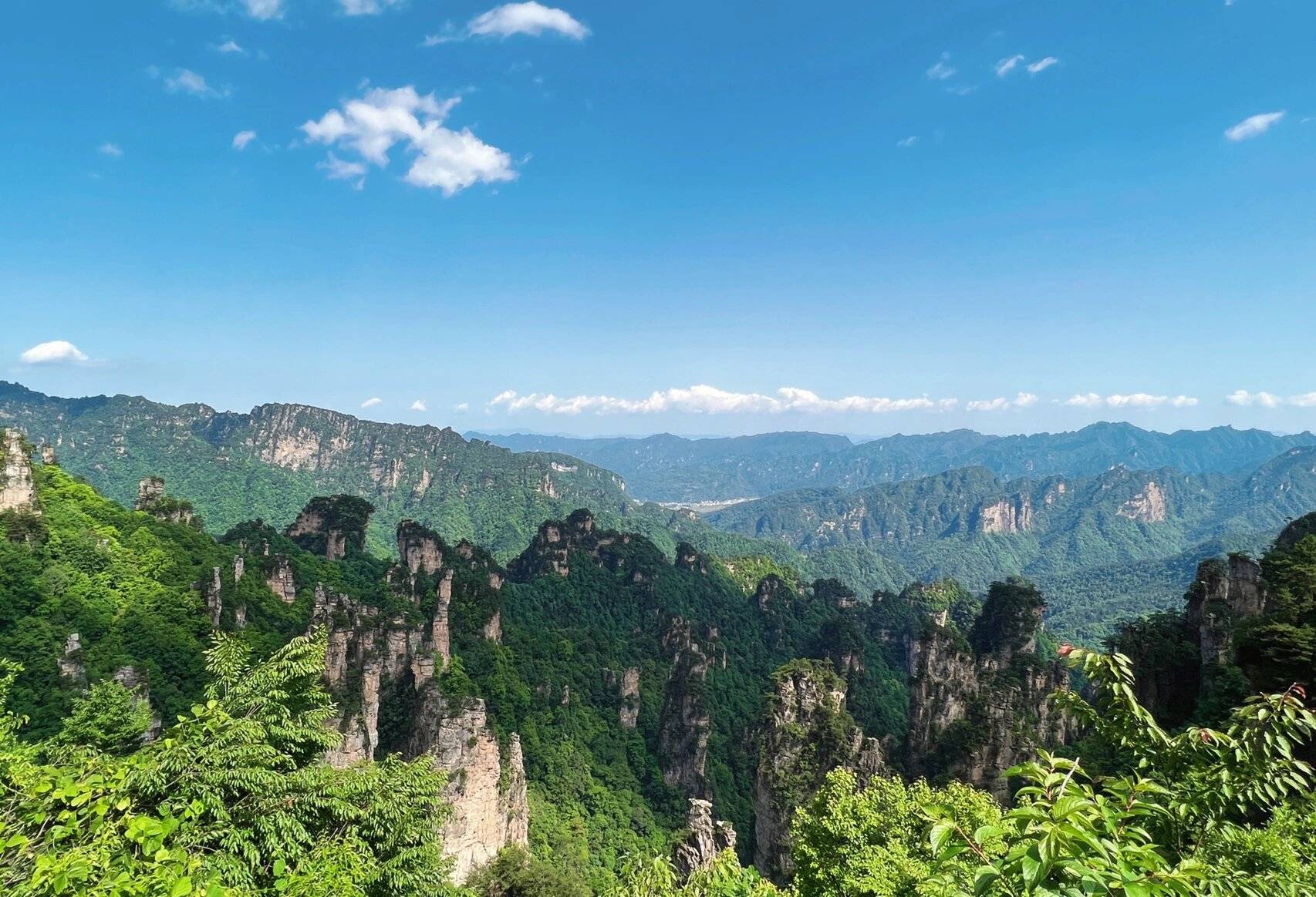 张家界旅游景点天门山门票亲身体验