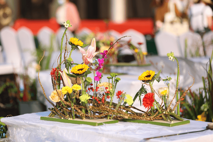 "一带一路"国际技能大赛丨区非遗传承人王越惠带我们解读花艺艺术的