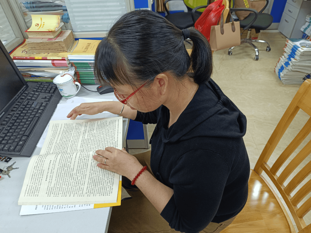 共读共长共沐书香同享悦读五华县高级中学2024年教师阅读分享四
